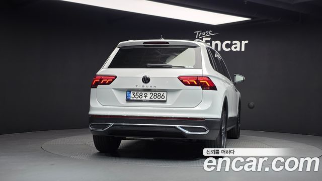 Volkswagen Tiguan 2-го поколения 2.0 TDI Prestige - фото 3