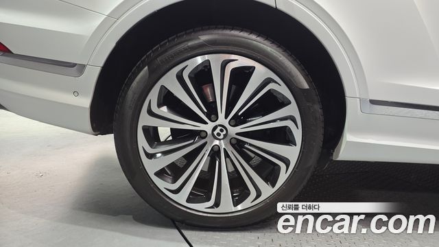 Bentley Bentayga 4.0 V8 Azure - фото 4