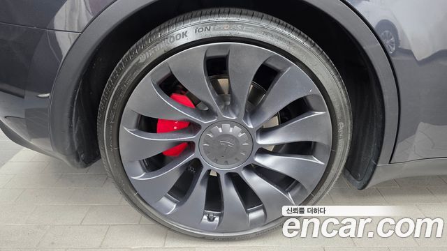Tesla Model Y Performance AWD - фото 4