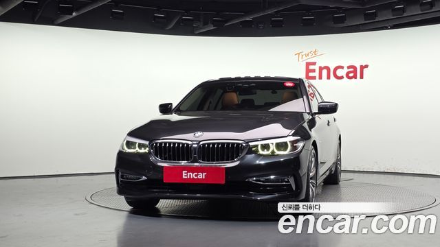 BMW 5 Series G30 520i Luxury - фото 2