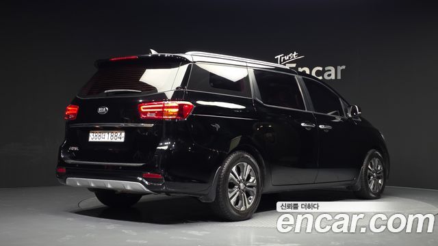 Kia Carnival New 9-Seater Luxury - фото 1