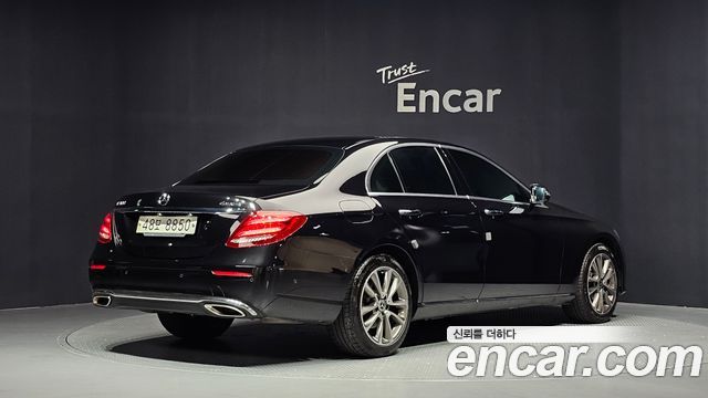 Mercedes-Benz E-Class W213 E300 4MATIC Avnatgarde - фото 1