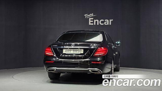 Mercedes-Benz E-Class W213 E300 4MATIC Avnatgarde - фото 3
