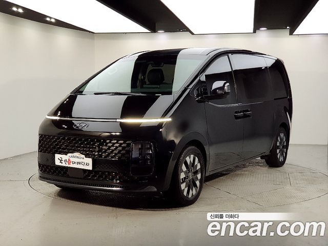 Hyundai Staria Lounge 9-Seater Prestige - фото 0