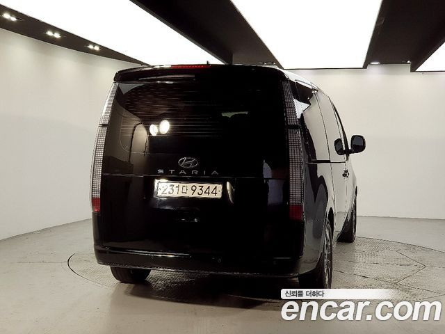 Hyundai Staria Lounge 9-Seater Prestige - фото 2