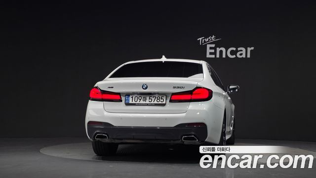BMW 5 Series G30 530i xDrive M Sport Package - фото 3