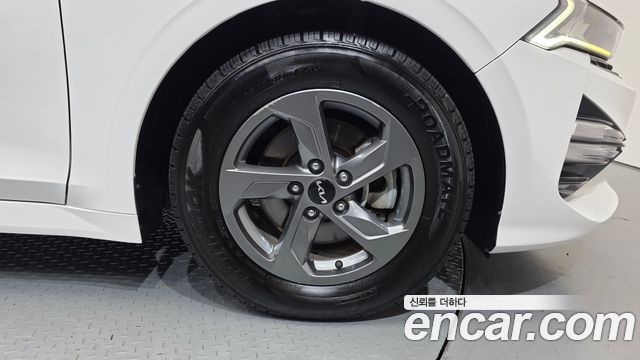 Kia K5 3-го поколения 2.0 LPI(Renter car) Strandard - фото 4