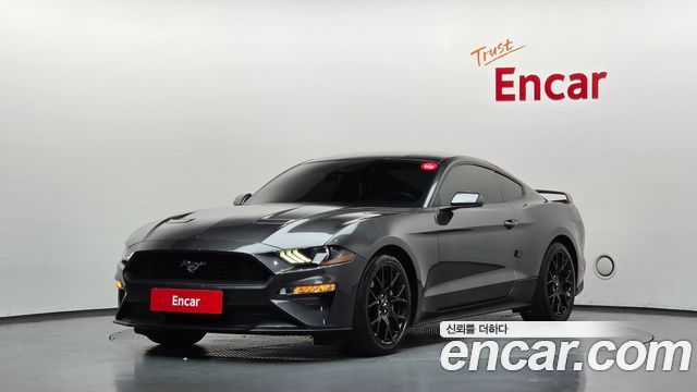 Ford Mustang Coupe - фото 0
