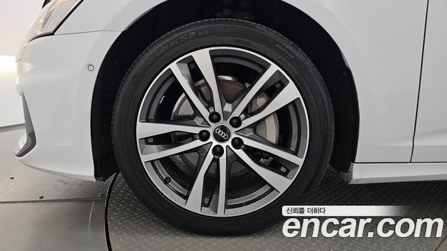 Audi A6 C8 45 TFSI Quattro Premium - фото 4