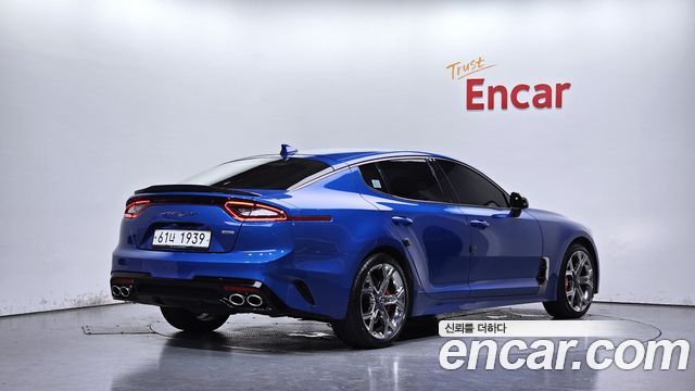 Kia Stinger 2.0 Turbo AWD Platinum - фото 1