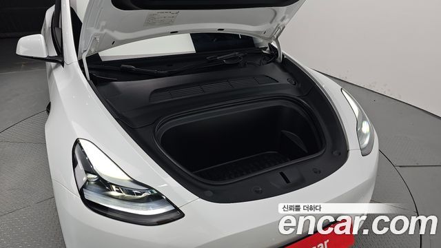 Tesla Model Y RWD - фото 4