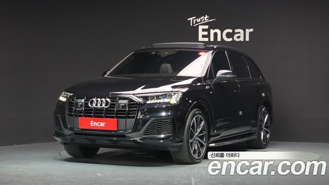Audi Q7 55 TFSI Quattro Premium - фото 0