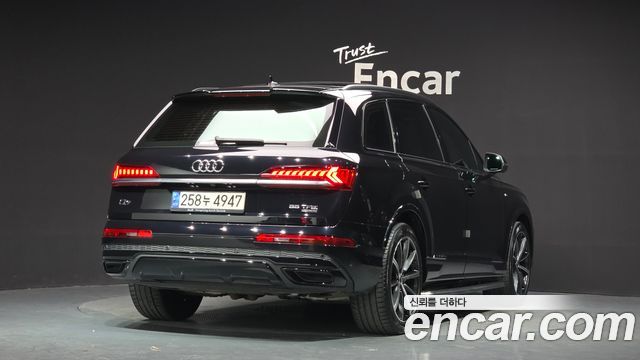 Audi Q7 55 TFSI Quattro Premium - фото 1