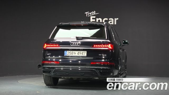 Audi Q7 55 TFSI Quattro Premium - фото 3