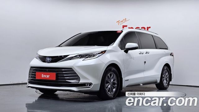 Toyota Sienna 4-го поколения 2.5 Hybrid AWD - фото 0