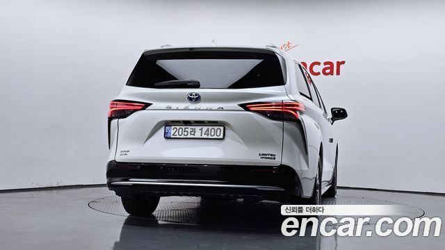 Toyota Sienna 4-го поколения 2.5 Hybrid AWD - фото 3
