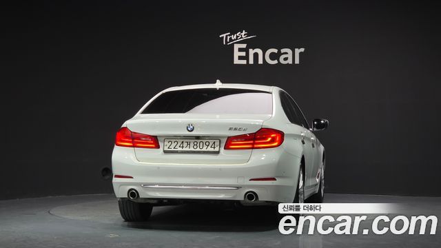 BMW 5 Series G30 520d Luxury Plus - фото 3