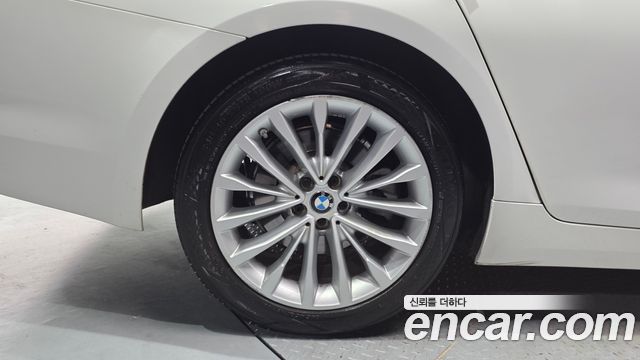 BMW 5 Series G30 520d Luxury Plus - фото 4