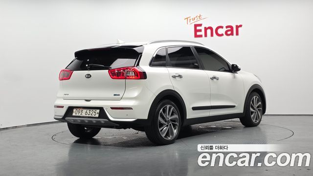 Kia Niro Noblesse - фото 0
