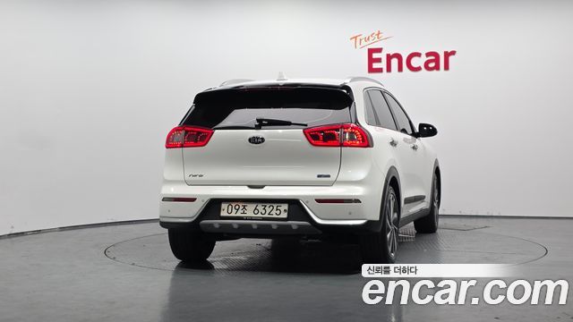 Kia Niro Noblesse - фото 2