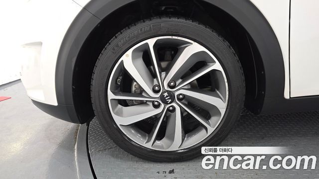 Kia Niro Noblesse - фото 3