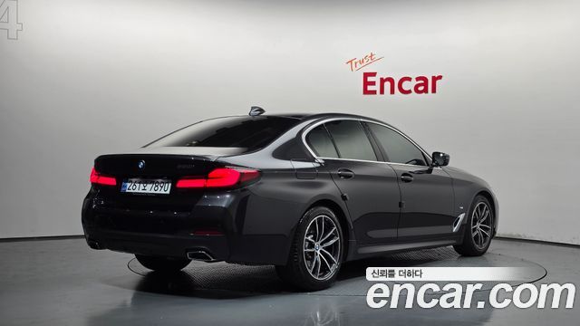 BMW 5 Series G30 520i M Sport - фото 1