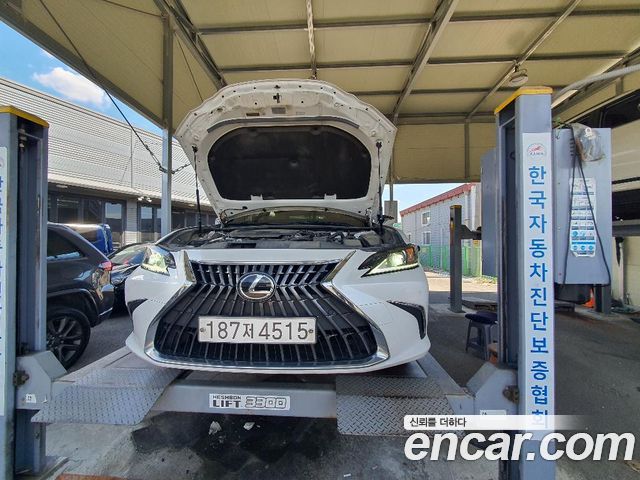 Lexus ES 300h 7-го поколения Luxury Plus - фото 0