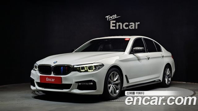 BMW 5 Series G30 520i Luxury - фото 0