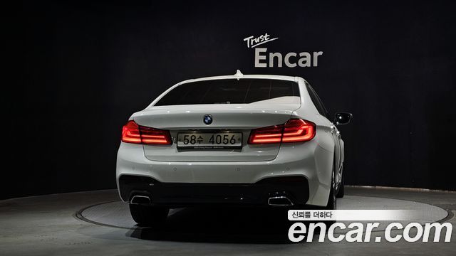 BMW 5 Series G30 520i Luxury - фото 3