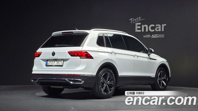 Volkswagen Tiguan 2-го поколения 2.0 TDI Premium - фото 1