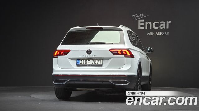 Volkswagen Tiguan 2-го поколения 2.0 TDI Premium - фото 3
