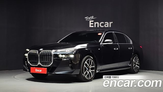 BMW 7 Series G70 740i sDrive M Sport Individual - фото 0