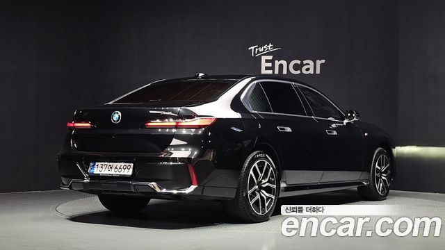 BMW 7 Series G70 740i sDrive M Sport Individual - фото 1