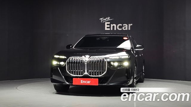BMW 7 Series G70 740i sDrive M Sport Individual - фото 2