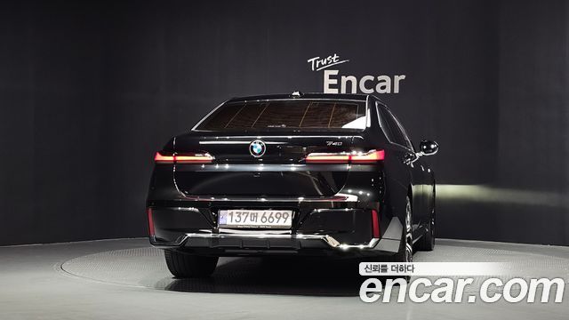 BMW 7 Series G70 740i sDrive M Sport Individual - фото 3