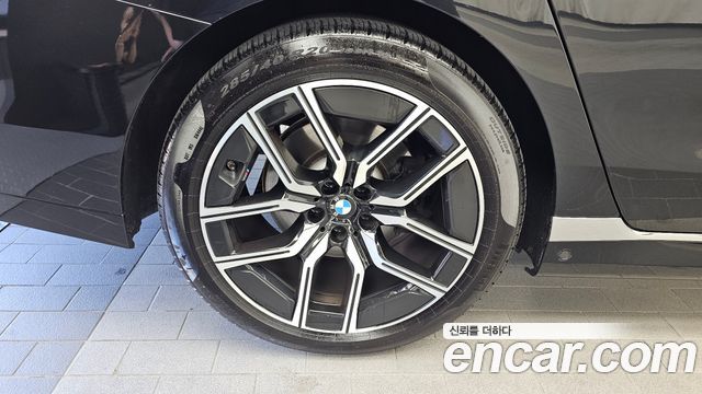 BMW 7 Series G70 740i sDrive M Sport Individual - фото 4