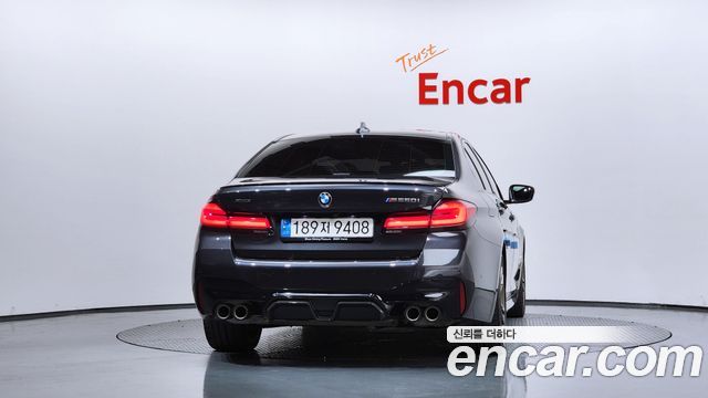 BMW 5 Series G30 M550i xDrive - фото 0