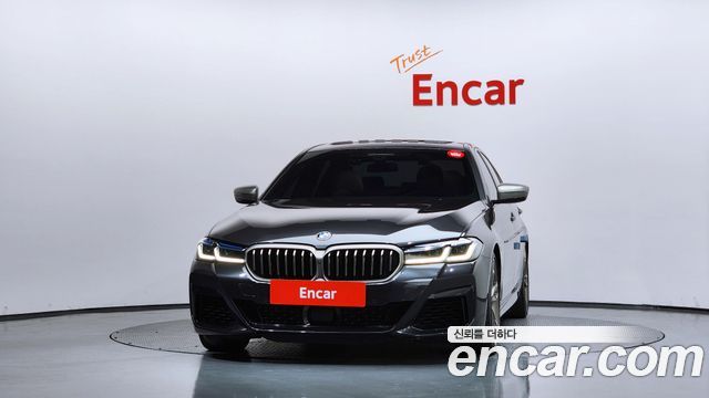 BMW 5 Series G30 M550i xDrive - фото 2