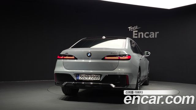 BMW 7 Series G70 740d xDrive M Sport - фото 2