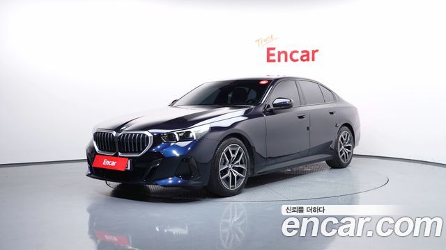 BMW 5 Series G60 520i M Sport - фото 0