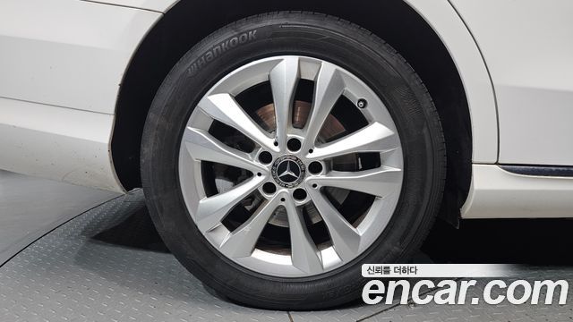 Mercedes-Benz C-Class W205 C220 d Avantgarde - фото 4