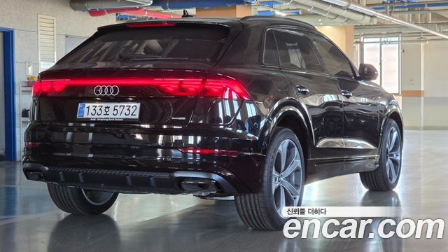 Audi Q8 50 TDI Quattro Premium - фото 1