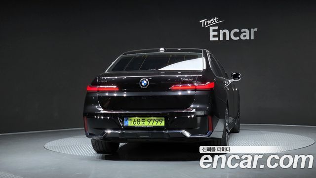 BMW 7 Series G70 740d xDrive M Sport - фото 2