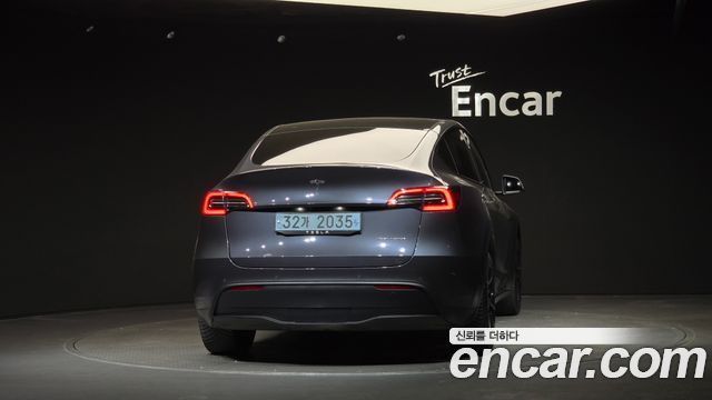 Tesla Model Y Long Range AWD - фото 3