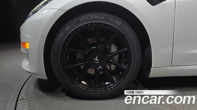 Tesla Model 3 Long Range AWD - фото 4