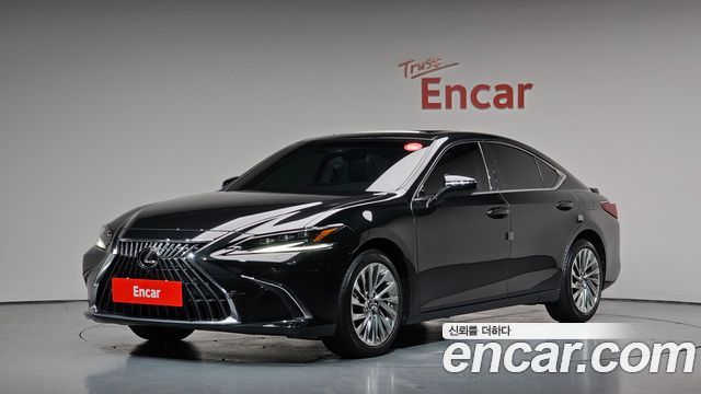 Lexus ES 300h 7-го поколения Executive - фото 0
