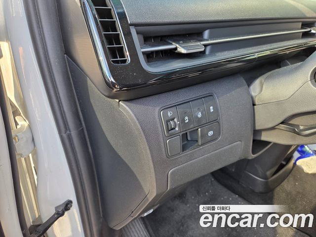Hyundai Staria Lounge 9-Seater Prestige - фото 3