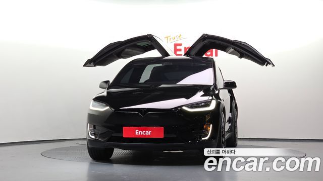 Tesla Model X 75D - фото 2