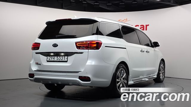 Kia Carnival New 9-Seater Noblesse Special - фото 1