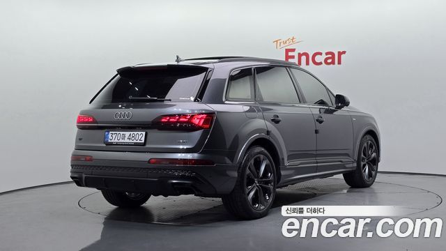 Audi Q7 55 TFSI Quattro Premium - фото 1